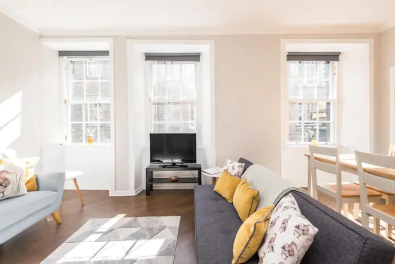 Bright New Town 2Br-1Ba, 1 Min To George St - Free Parking By Bonjour Residences Edinburgh 0*,  United Kingdom