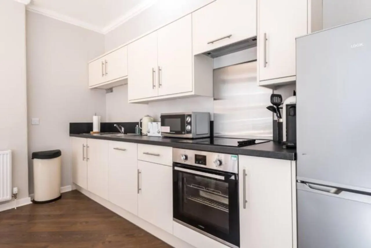 Apartment Bright New Town 2Br-1Ba, 1 Min To George St - Free Parking By Bonjour Residences Edinburgh
